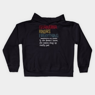 Grandma knows everything Kids Hoodie